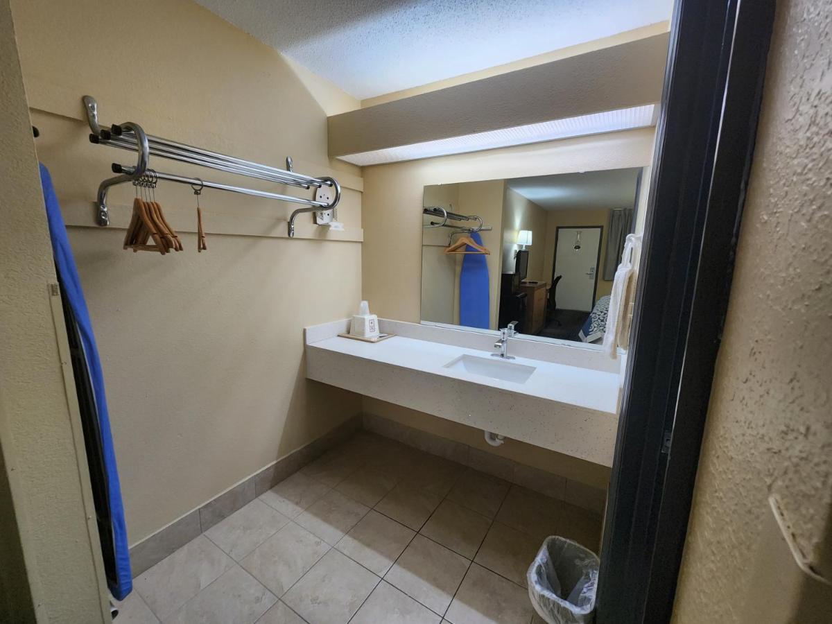 Budget Host Inn Henderson Ngoại thất bức ảnh